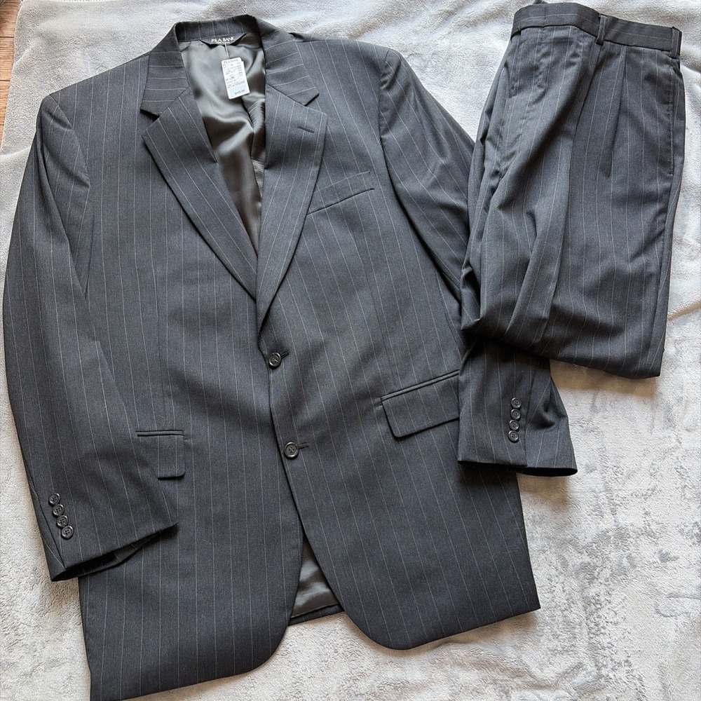 NWT Jos. A Bank‎ Signature Men's Gray Pinstriped Blazer Pants Suit 44L 39x30 USA